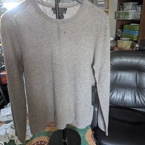 Tahari Women's Cashmere Crewneck Sweater NWT Size M-L Tag reads L.